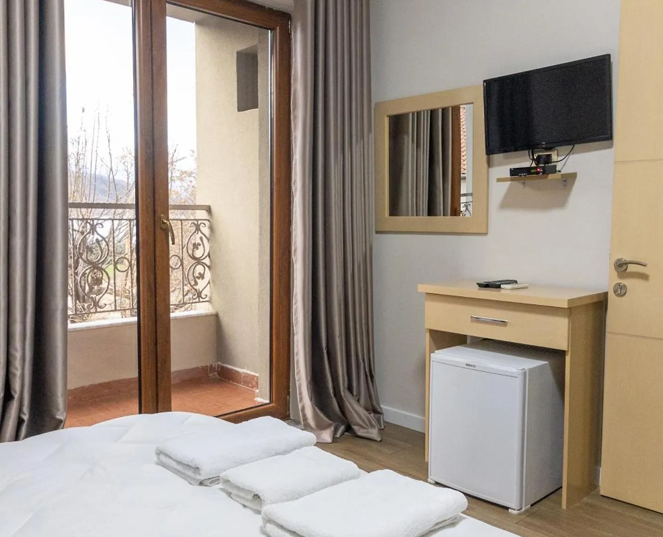 Artist House Hotel Pogradec Guest house