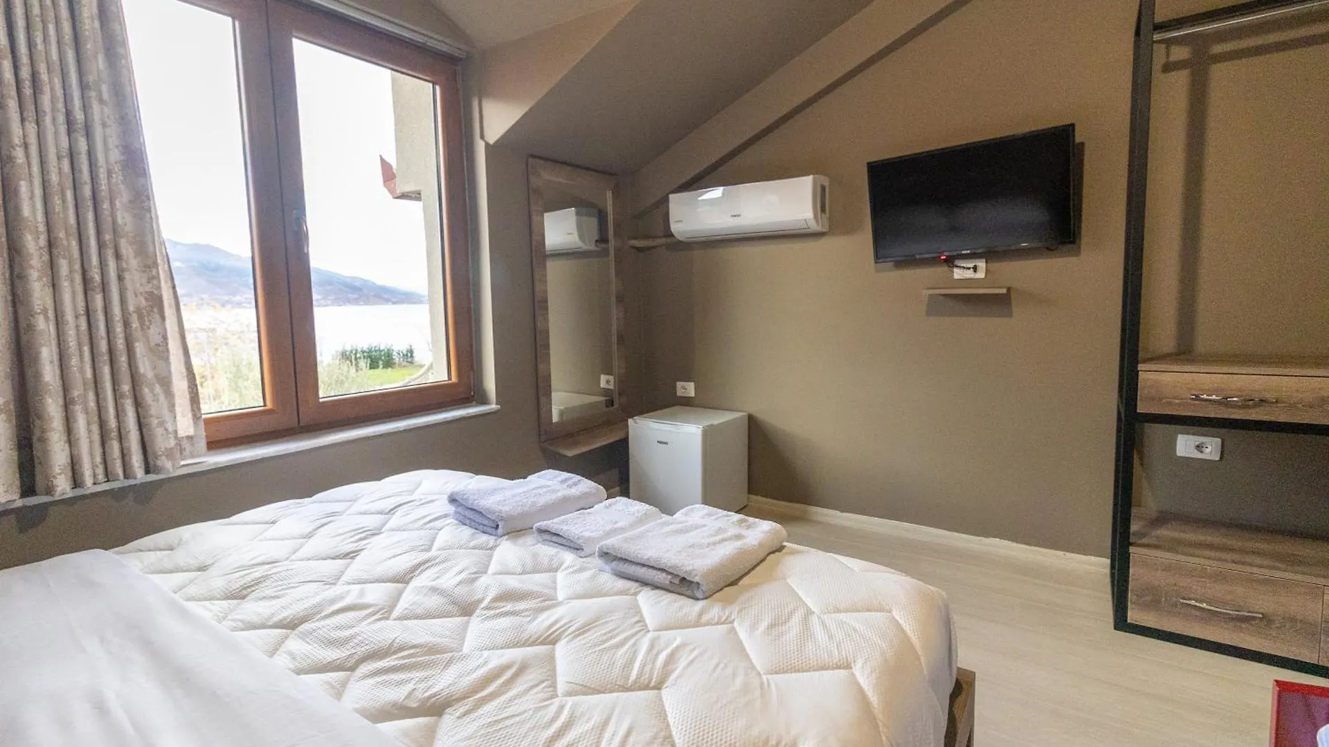 Artist House Hotel Pogradec 0*,  Albania
