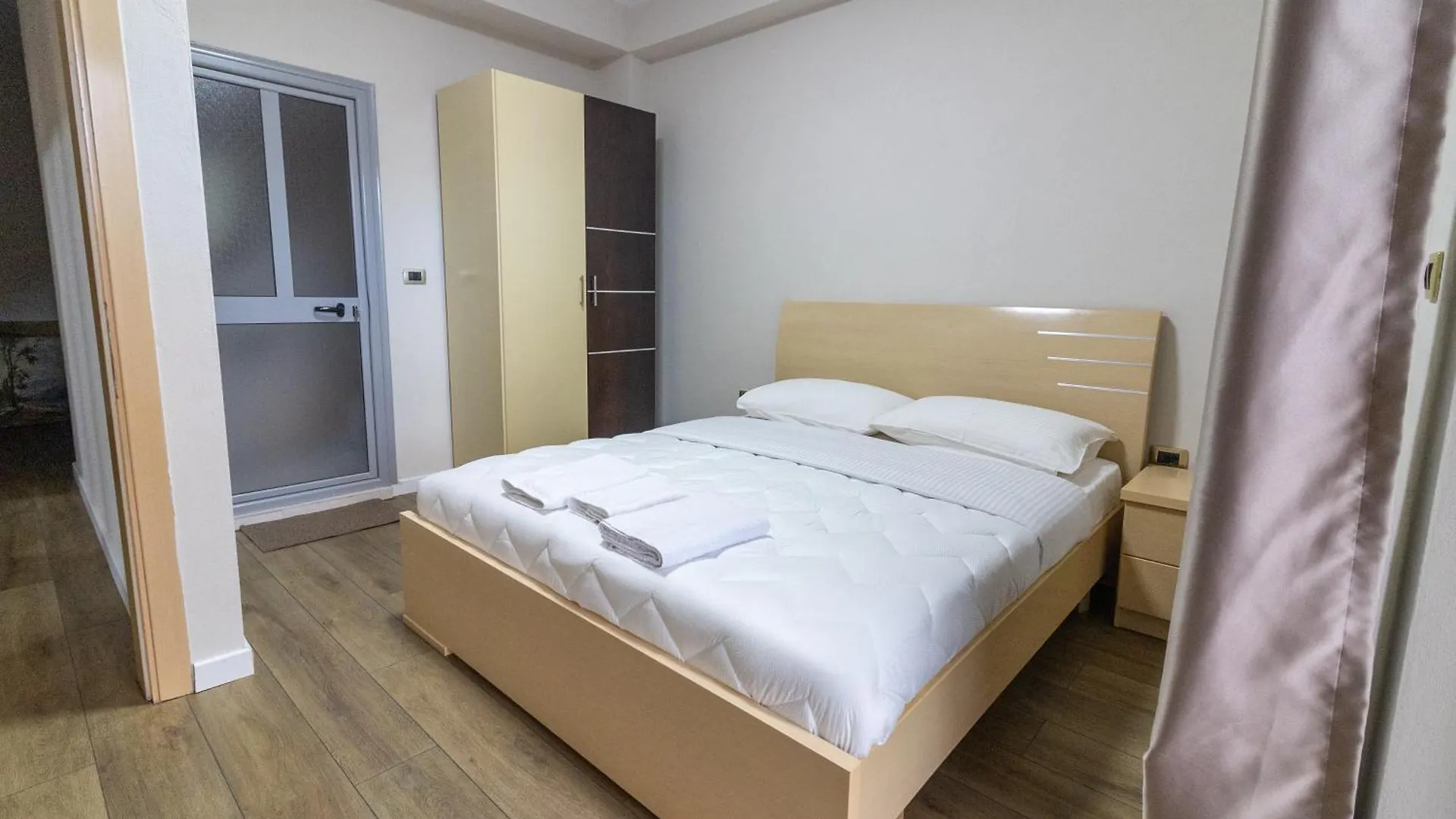Artist House Hotel Pogradec Guest house