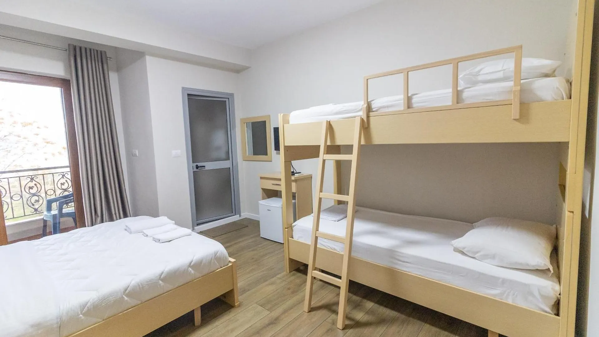 Artist House Hotel Pogradec Guest house